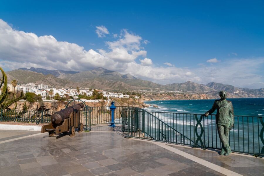 From Malaga/Costa Del Sol: Trip to Nerja & Frigiliana