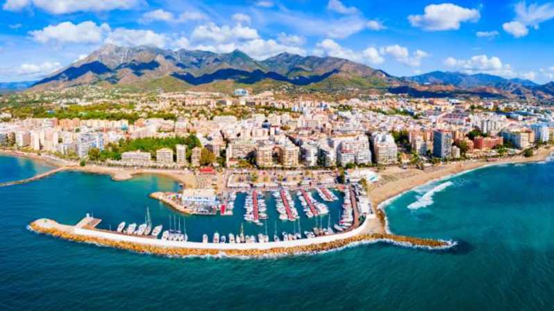 From Málaga: Marbella, Mijas and Puerto Banús Tour