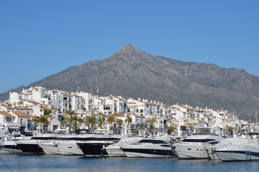 From Malaga or Costa Del Sol: Mijas, Marbella & Puerto Banus