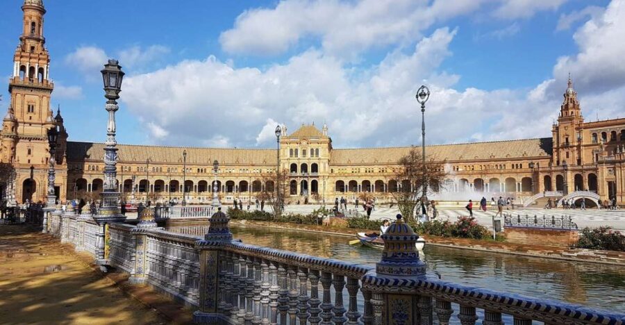 From Malaga: Seville Day Trip With Real Alcázar Tickets