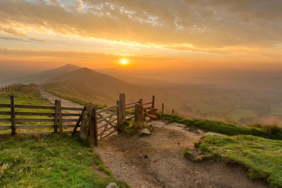 From Manchester: Derbyshire and Peak District Day Trip - Tour Overview