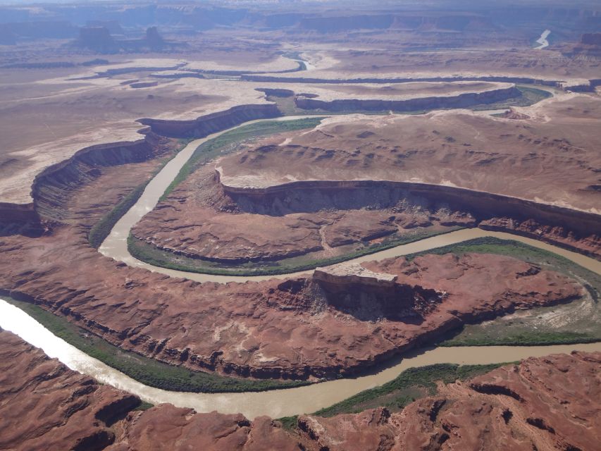 From Moab: Canyonlands 4x4 Drive and Calm Water Cruise