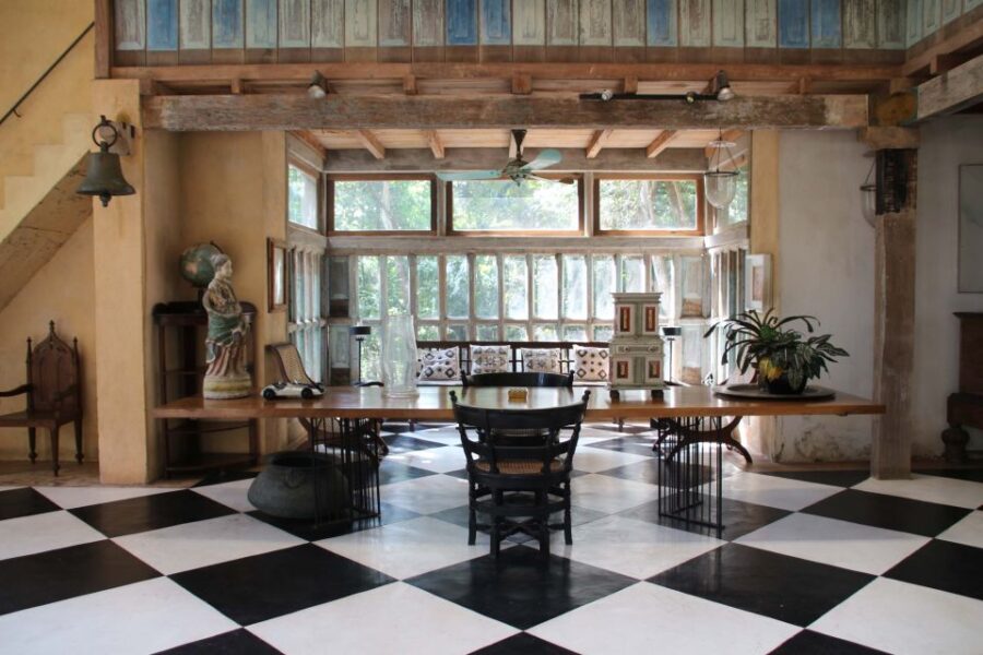 From Negombo and Colombo: Bawas Estate & Brief Garden Tour