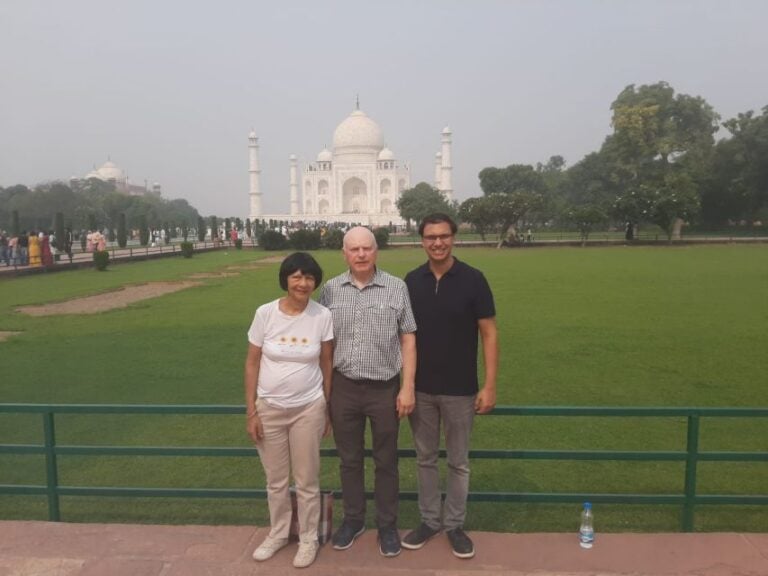 From New Delhi : 2 Days Delhi & Agra Tour by Car & Train.