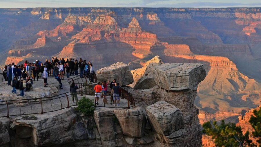 From Phoenix/Scottsdale: Day Tour to Sedona and Grand Canyon