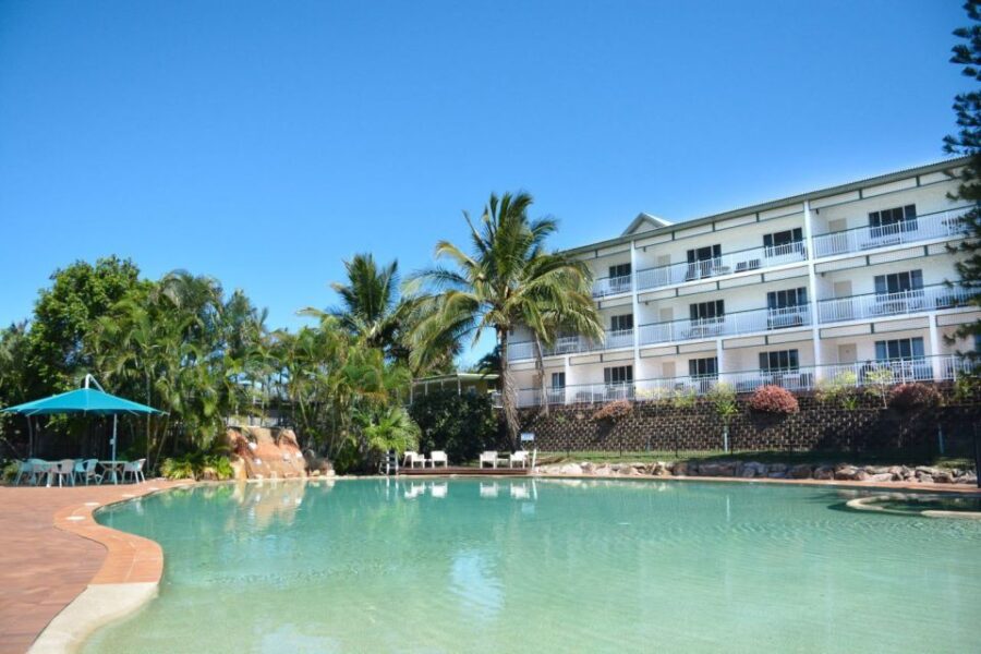 From Rainbow Beach: Kgari, Fraser Island Two-Day Coach Tour