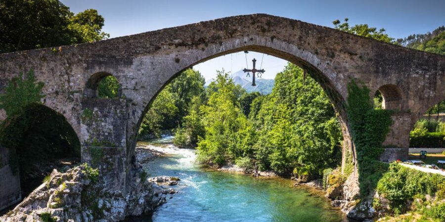 From Santander or Llanes: Covadonga Lakes & Cangas De Onis