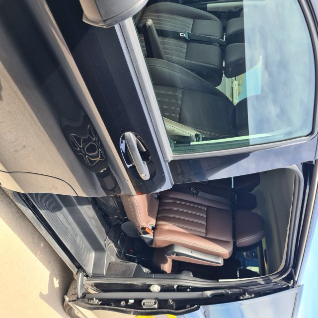 From Santorini Airport: 1-Way Private Transfer to Santorini