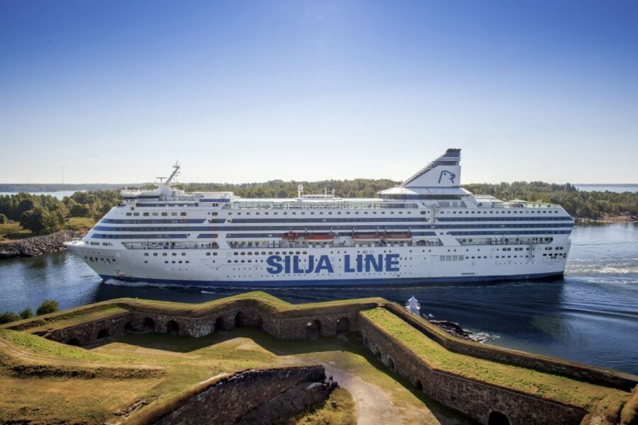From Stockholm: 3-Day Return Cruise to Helsinki & Breakfast