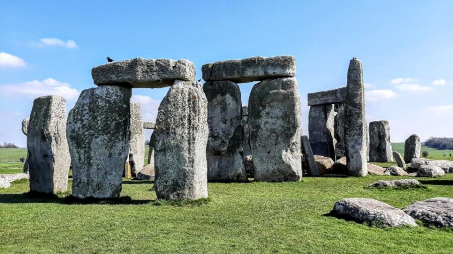 From Stratford-on-Avon/Moreton-in-Marsh: Bath & Stonehenge