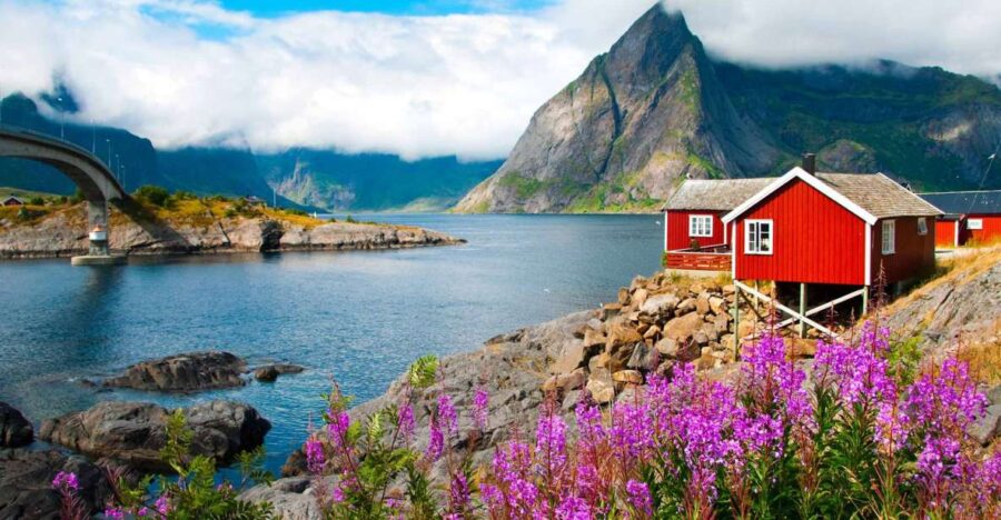 From Svolvaer: 2-Day Lofoten Archipelago Summer Photography