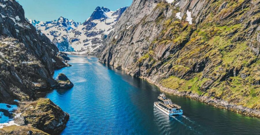 From Svolvær: Lofoten Islands Silent Trollfjord Cruise
