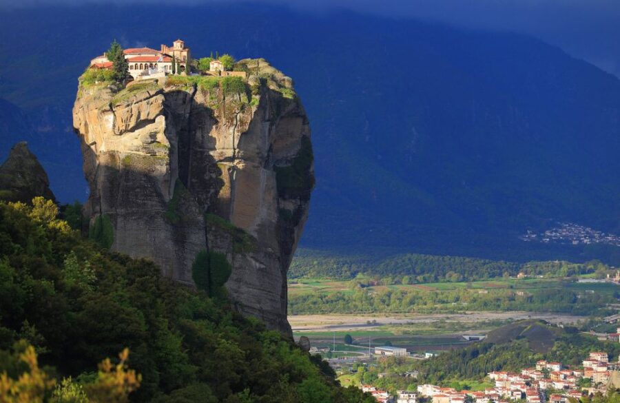 From Thessaloniki: Private Day Trip to Meteora With Transfer
