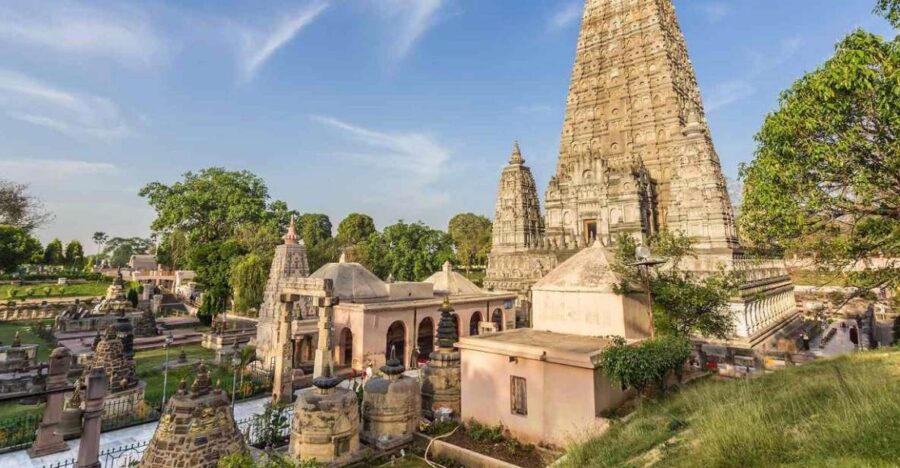 From Varanasi: Varanasi & Bodhgaya Tour Package