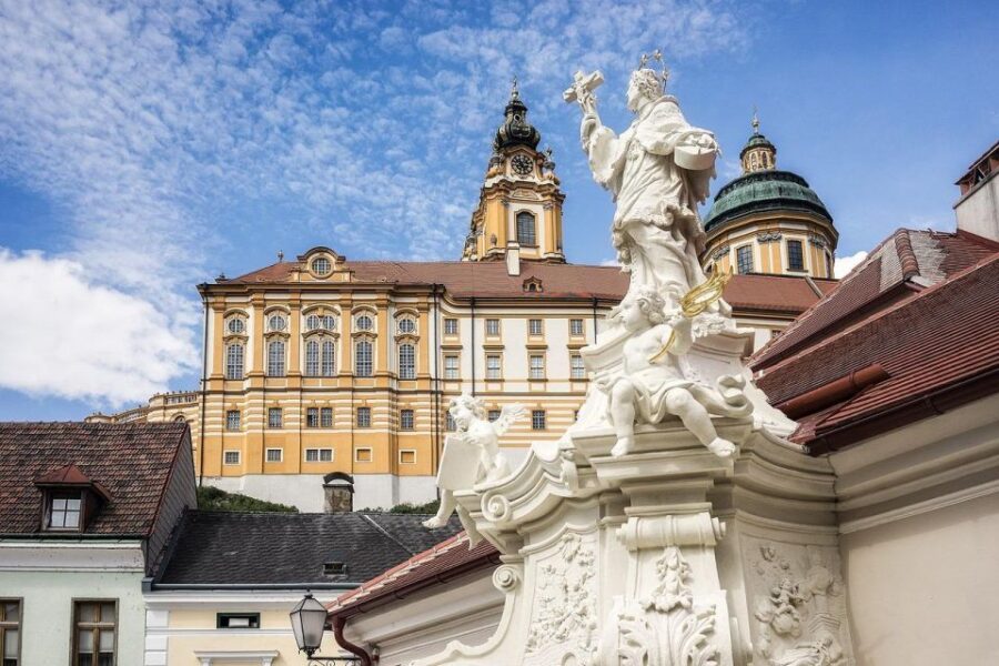From Vienna: Hallstatt, Salzburg and Austrias Wonders Tour