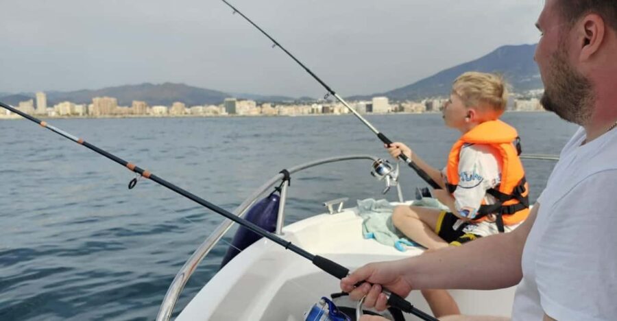 Fuengirola: 4-Hours Amazing Fishing Trip