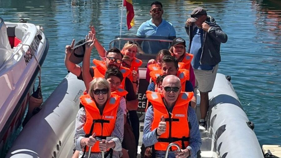 Fuengirola: Speedboat & Encounter Dolphins