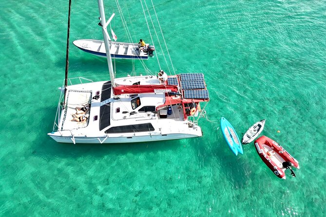 Full-Day Catamaran Sailing Caribbean Beaches With Snorkelling and Lunch