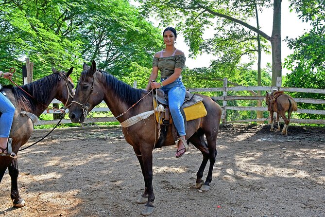 Full-Day Guided Horseback Riding Tour in Cerro Verde With Lunch