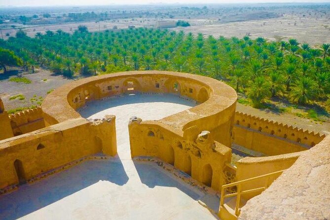 Full-Day Nizwa Fort, Bahla Fort and Jabreen Castle Private Tour