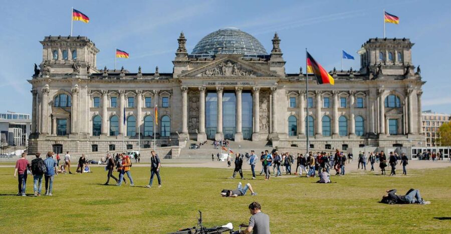 Full-Day Private Trip From Prague to Berlin
