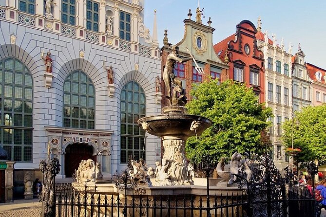 Gdansk and Malbork Castle Small Group Tour From Warsaw With Lunch