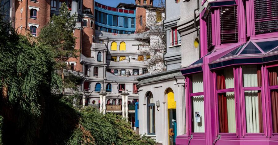Geneva: Insta-Perfect Walk With a Local