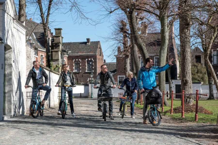 Ghent: City Highlights and Hidden Gems Guided Bike Tour