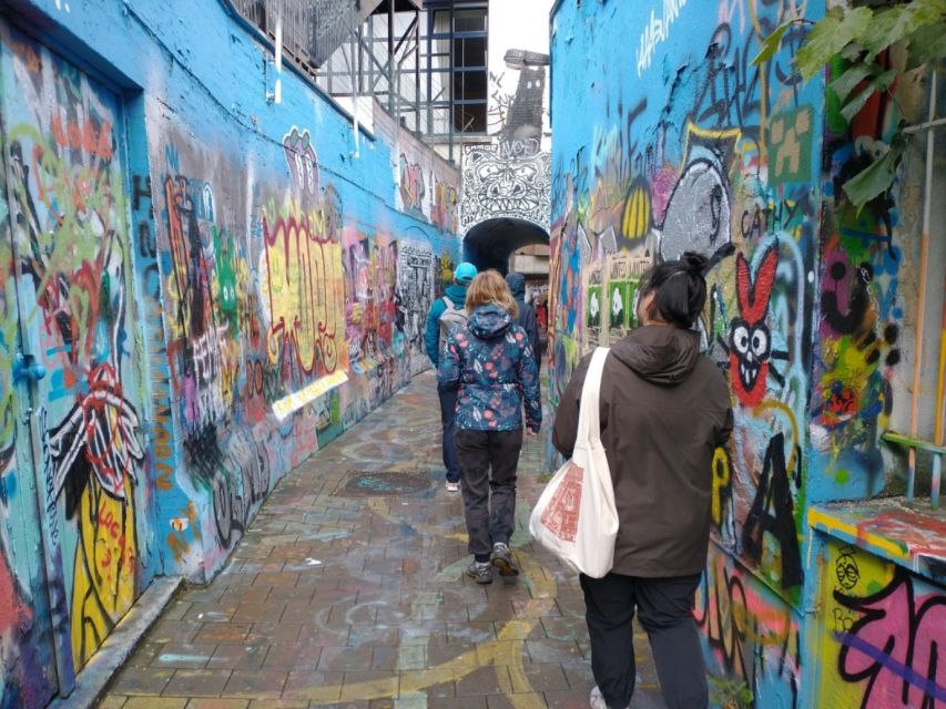 Ghent: Guided City Highlights Walking Tour With Light Meal