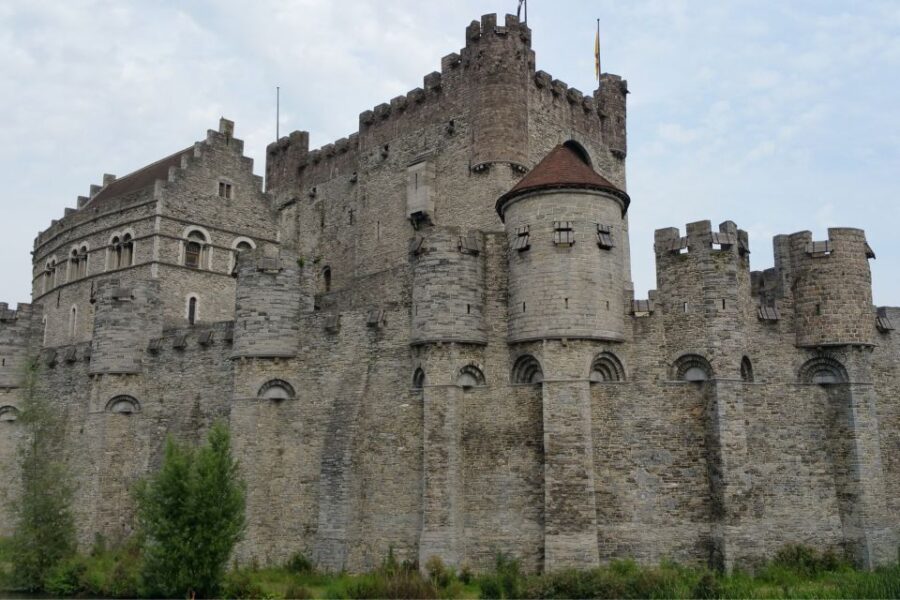 Ghent: Self-Guided Highlights Scavenger Hunt & Walking Tour