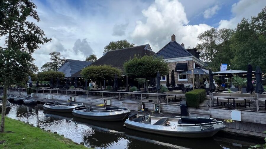 Giethoorn: Highlights & History Self-Guided Walking Tour