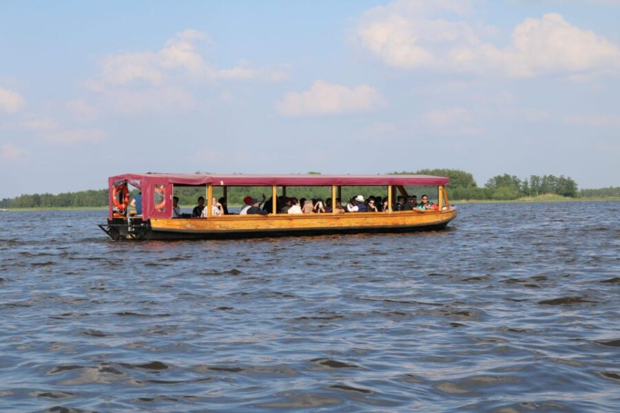 Giethoorn: Village & National Park Canal Cruise With Coffee