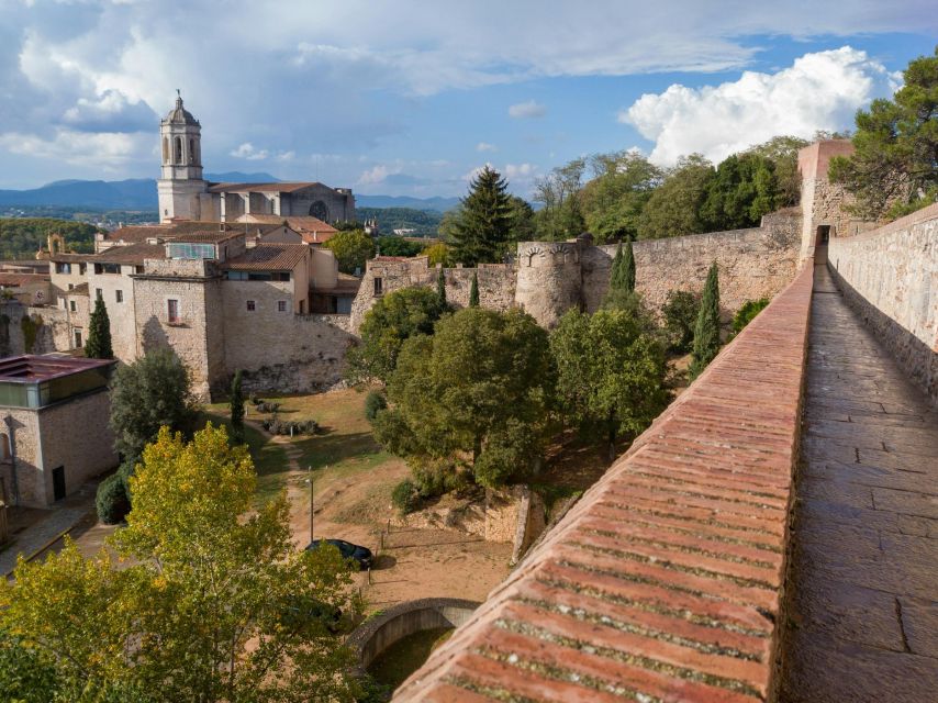 Girona: Essential Audio Tour at Your Own Pace