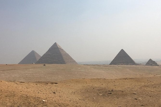 Giza Pyramids and Sphinx: Guided Day Tour From Cairo