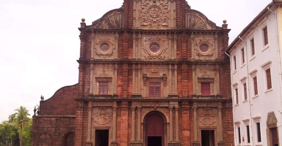 Goa in 1 Day Tour With Churches,Temples,Spice Farm Tour