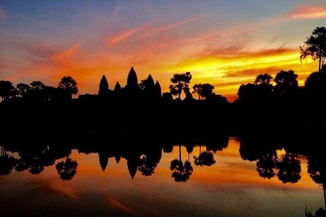 Golden Hours: Angkor Wat Sunrise Photography Tour With a Pro!