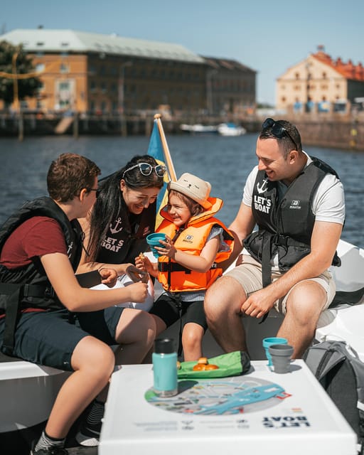 Gothenburg City Center: Electric Selfdrive Boat Tour