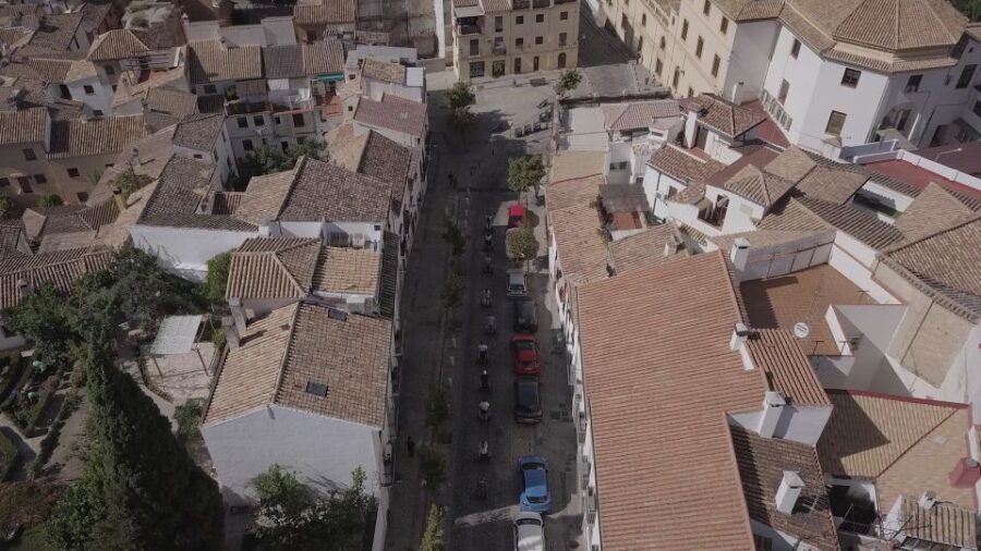 Granada: Albaicin and Sacromonte Segway Tour - Exploring the Albaicin Neighborhood