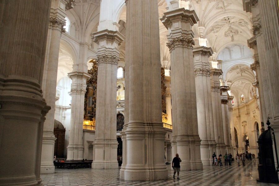 Granada: Alhambra, Cathedral & Royal Chapel Tour W/ Tickets