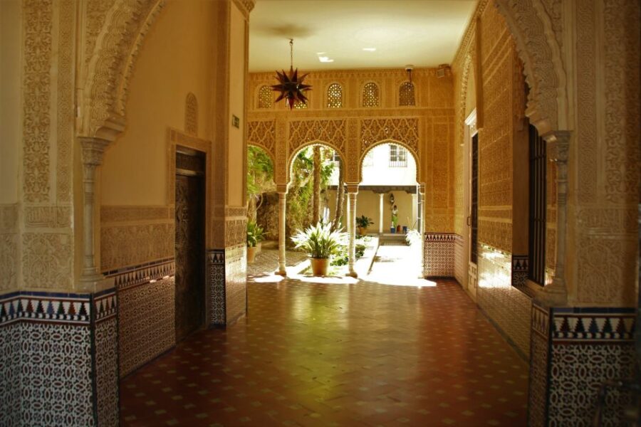 Granada: Gardens of Carmenes Guided Tour