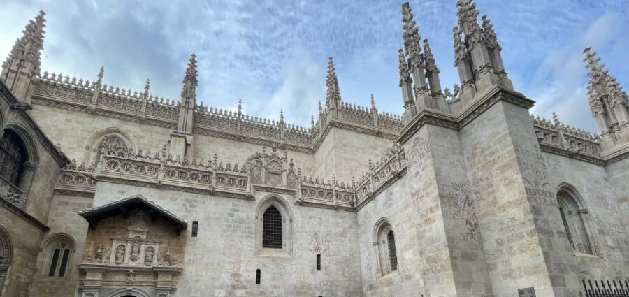 Granada: Royal Chapel and Cathedral Private Tour With Ticket