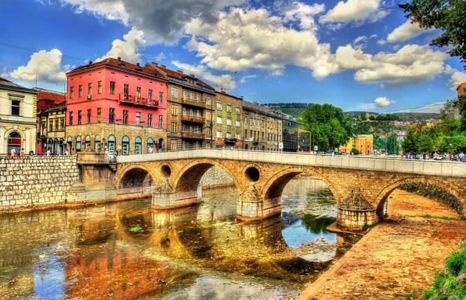 GRAND SARAJEVO WALKING TOUR (History, Architecture and Art) - Local Experience