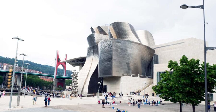 Guggenheim: Art Explained by Artists