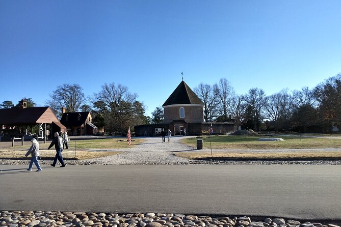 Guided Colonial Christmas Tour in Williamsburg