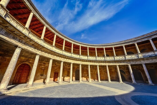 Guided Tour of Alhambra and Generalife With Nasrid Palaces