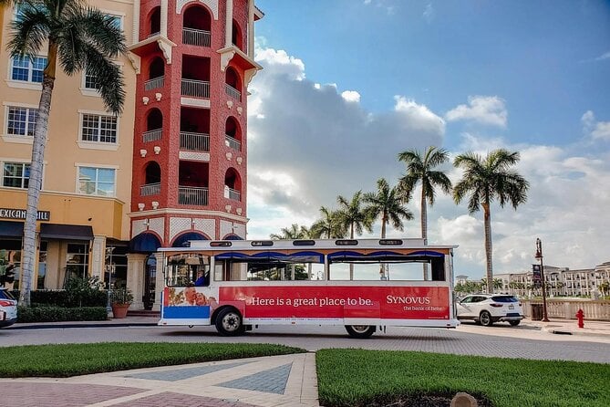 Guided Tour of Naples on a Vintage Trolley (Hop on – Hop Off)