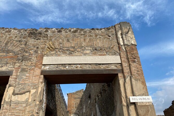 Guided Tour of Pompeii With a Writer