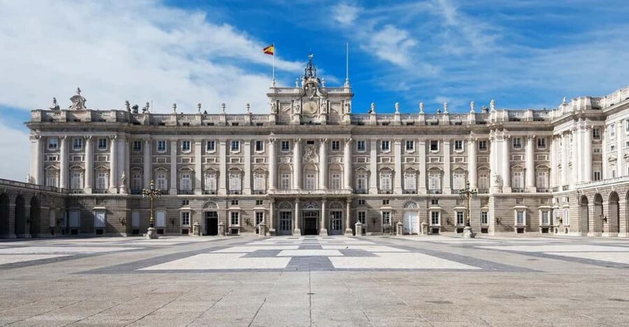 Guided Tour - Royal Palace Madridc