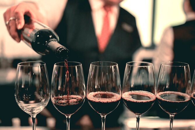 Guided Wine Tour in Old Town Napoli