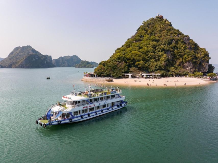 Ha Long: Afternoon Cruise With Lunch, Kayaking, and Swimming